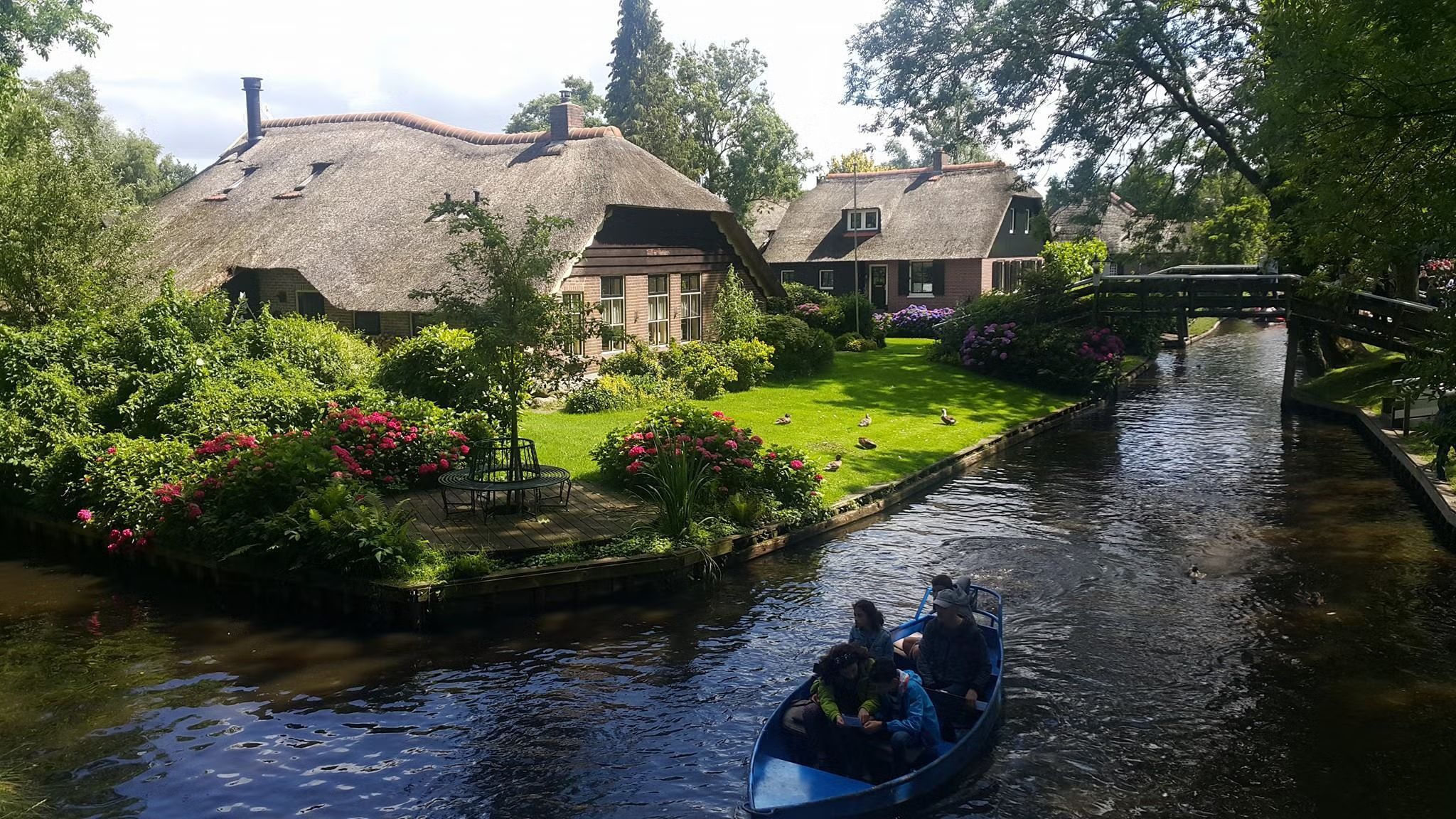 Giethoorn Day Tour from Amsterdam