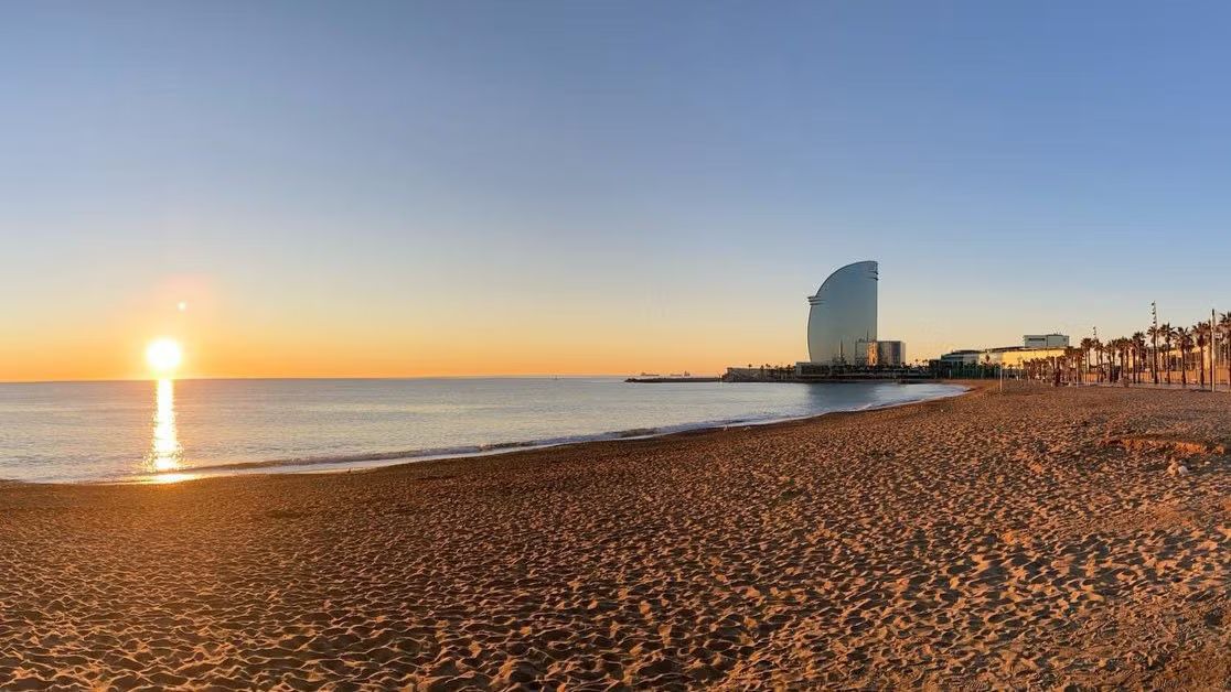 Morning Pilates by the Sea - Barcelona