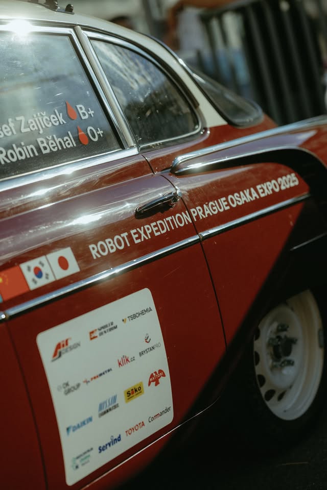Slavnostní start ROBOT Expedice Praha-Ósaka 2025