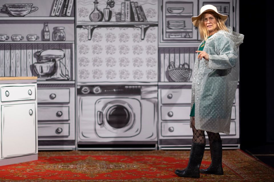 Vánoční nadělení! (Absurd Person Singular)