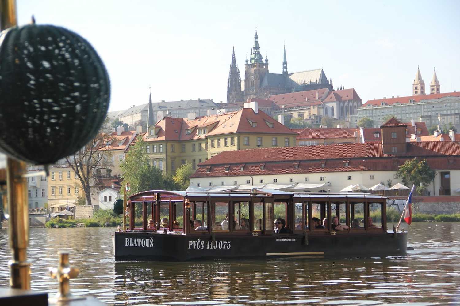 Plavba po Vltavě a muzeum Karlova mostu