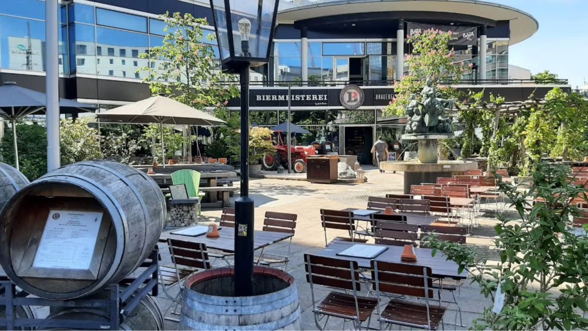 Sip Happens! Saturday Social @ Biermeisterei & Lemke 🤩