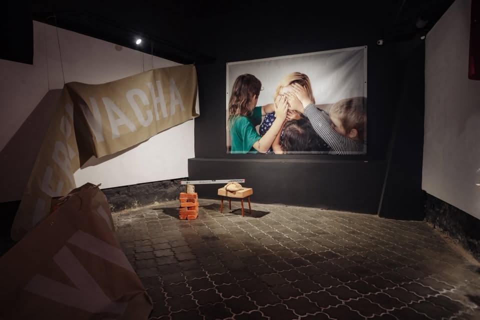 diskuze, přednáška / Jak je možné tvořit umění ve válečném stavu // Over All Possibilities 2