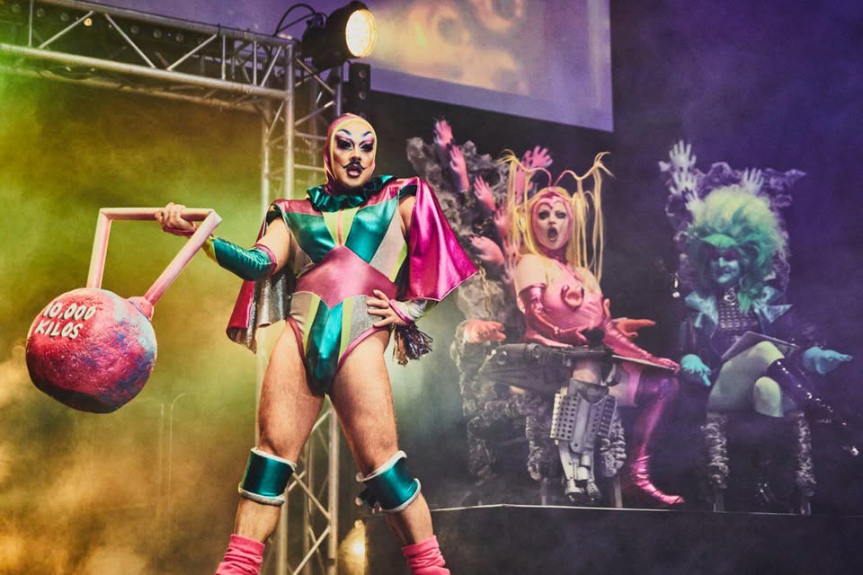 HIVE TEA * LIVE DRAG SHOWS hosted by Gieza Poke | Vamilienfa†er, Emorine [DJ Sets]