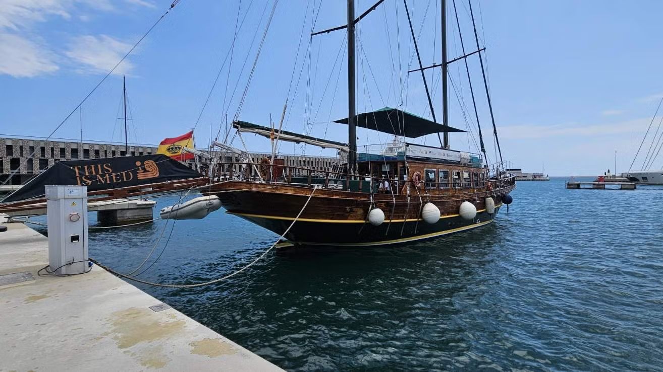 PIRATE BOAT PARTY EXPERIENCE