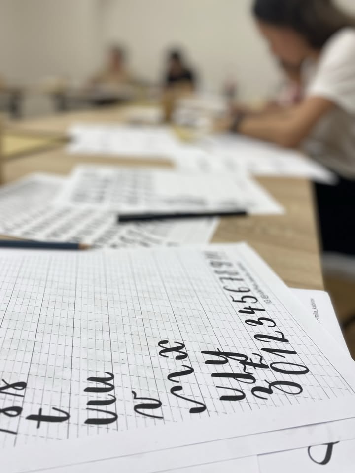Workshop Brushpen lettering pre začiatočníkov