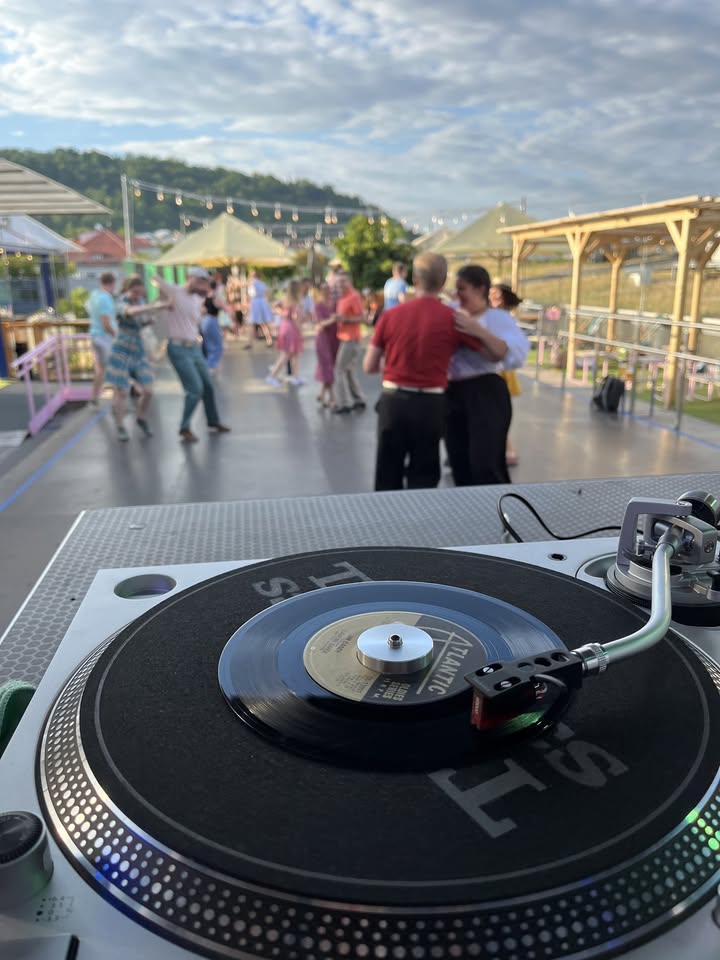 Rooftop Boogie Hops - dance taster and party