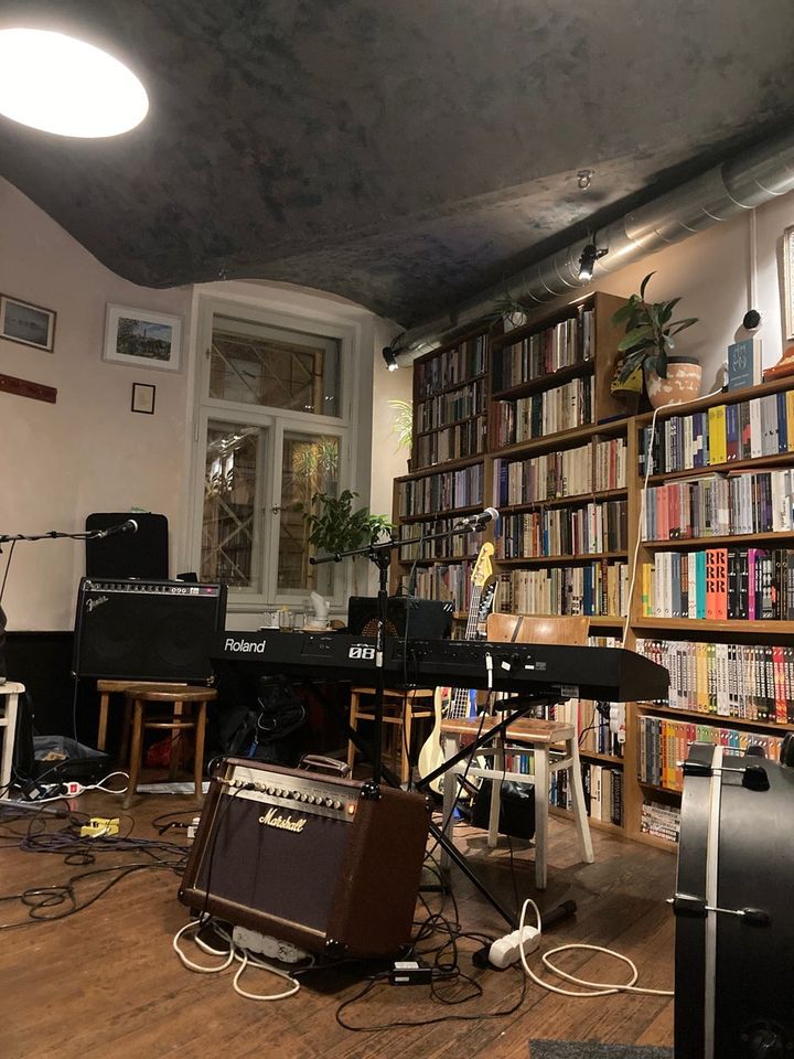 Multilignual Poetry Open Stage