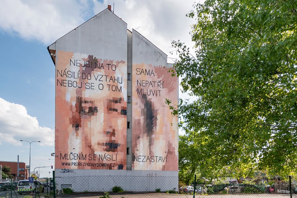 Ulicemi Holešovic za street artem a murály