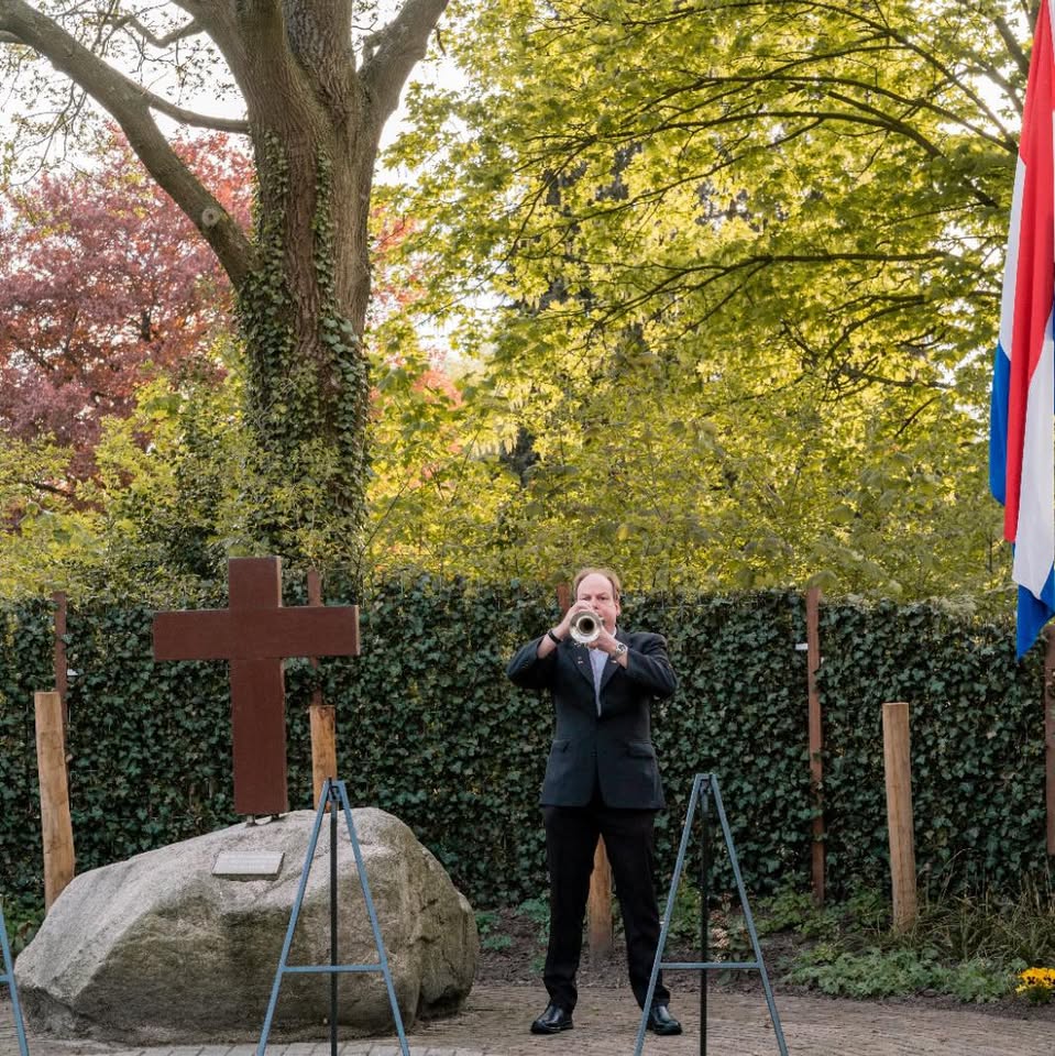 Dodenherdenking - Monument Nieuw-Amsterdam