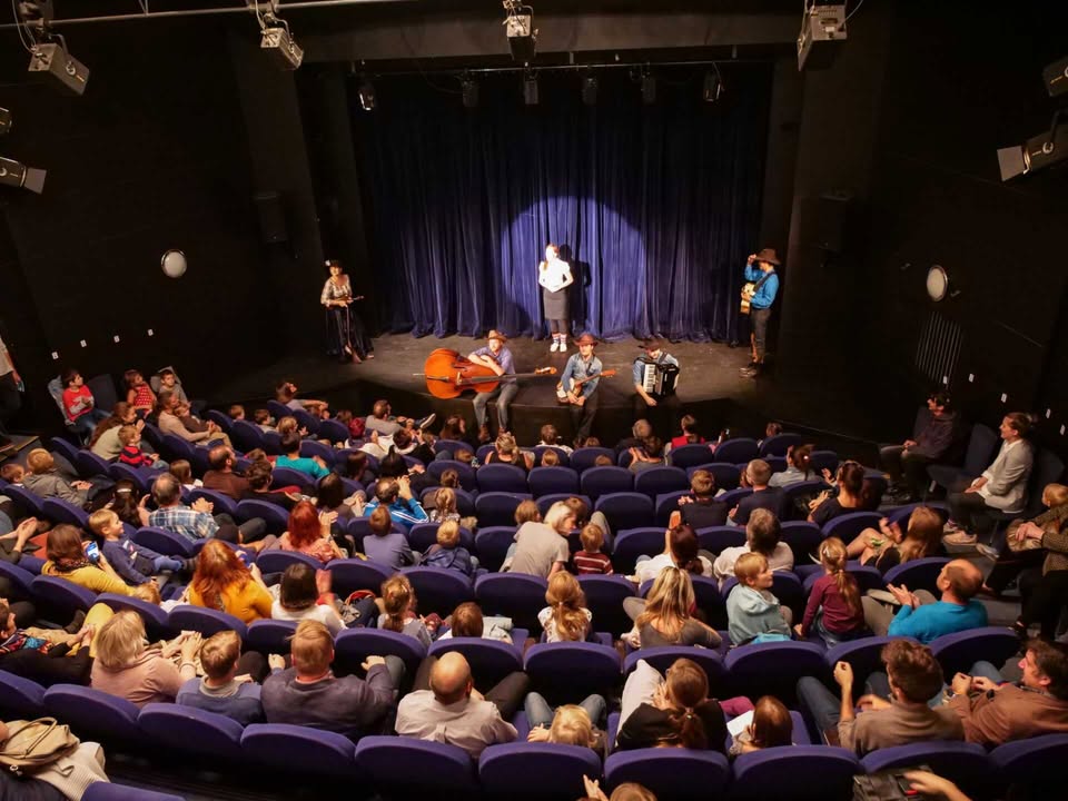 Nejen domškolácký klub: divadlo Polárka - představení Šťastný skřítek (pro děti 3+)