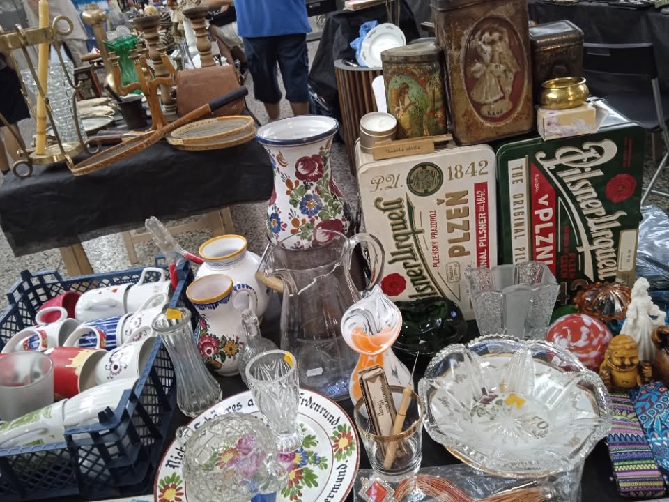 Bleší trh - flea market  ALFAPASSAGE Brno