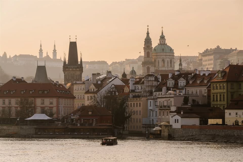 Vycházka v českém znakovém jazyce: Karlův most & Malá Strana