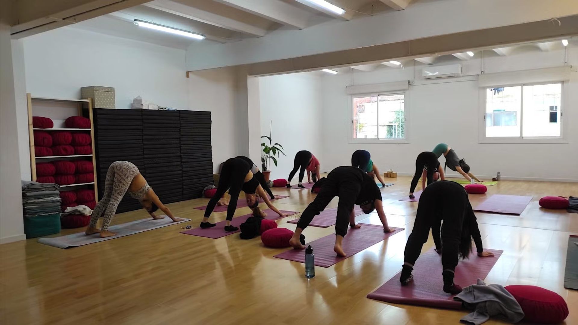 Vinyasa Yoga en Gràcia (Español/English)