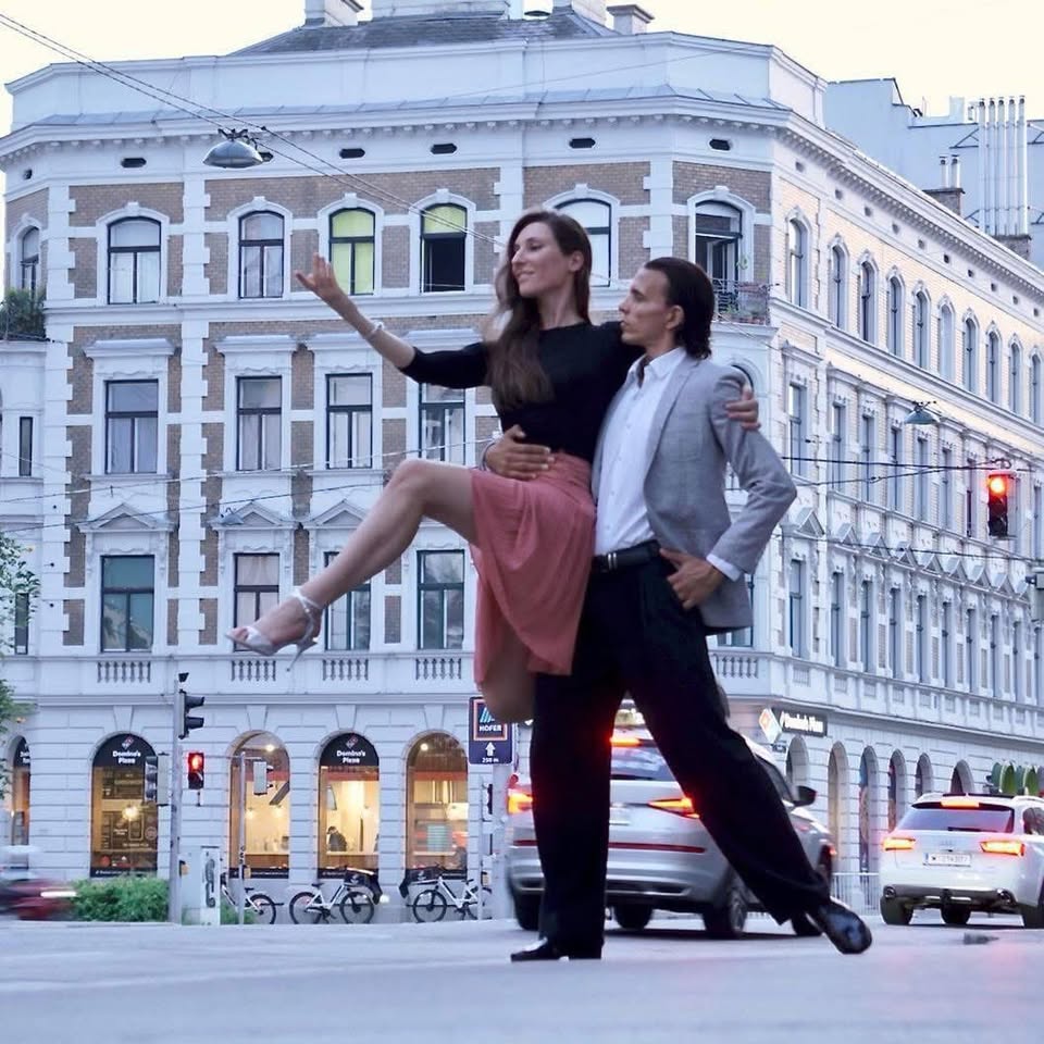 Tango Nuevo s Martin & Victoria Acosta + Milonga