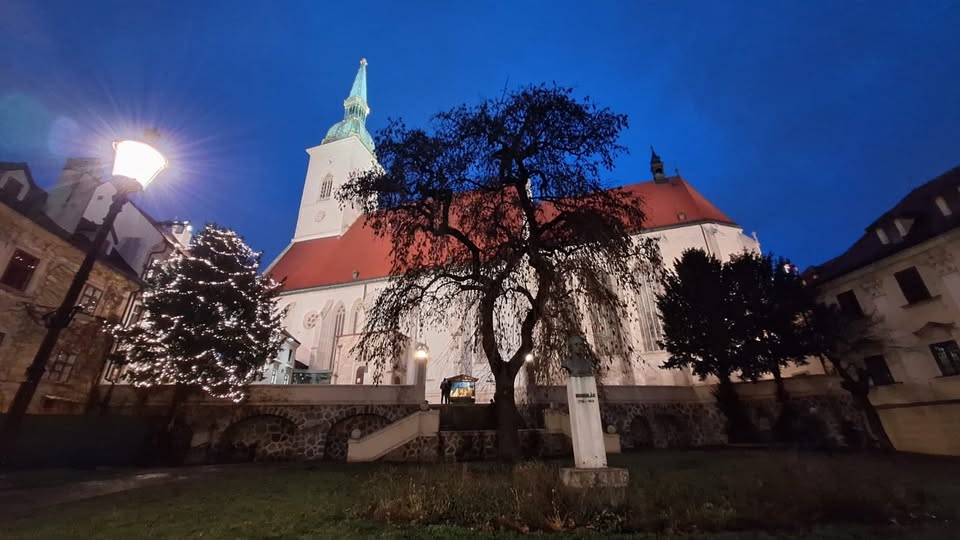 Poznáte príbehy bratislavských dominánt? - Kvíz v uliciach Bratislavy