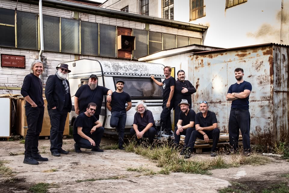 Ukulele Orchestra jako Brno / SONO 10 let