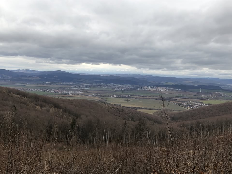 Hrebeňom Považského Inovca
