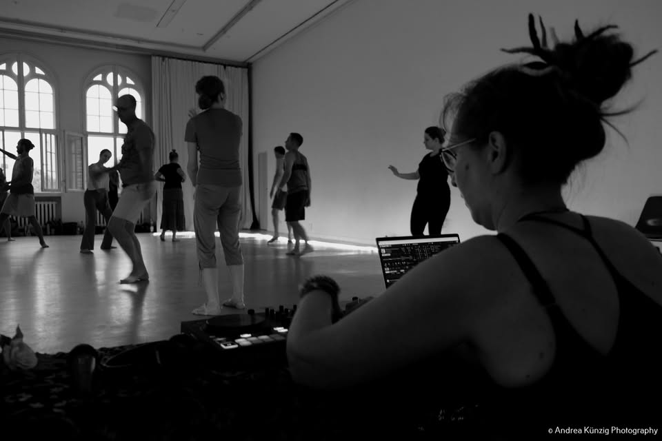 5Rhythms®-Dance Wave "move & groove"