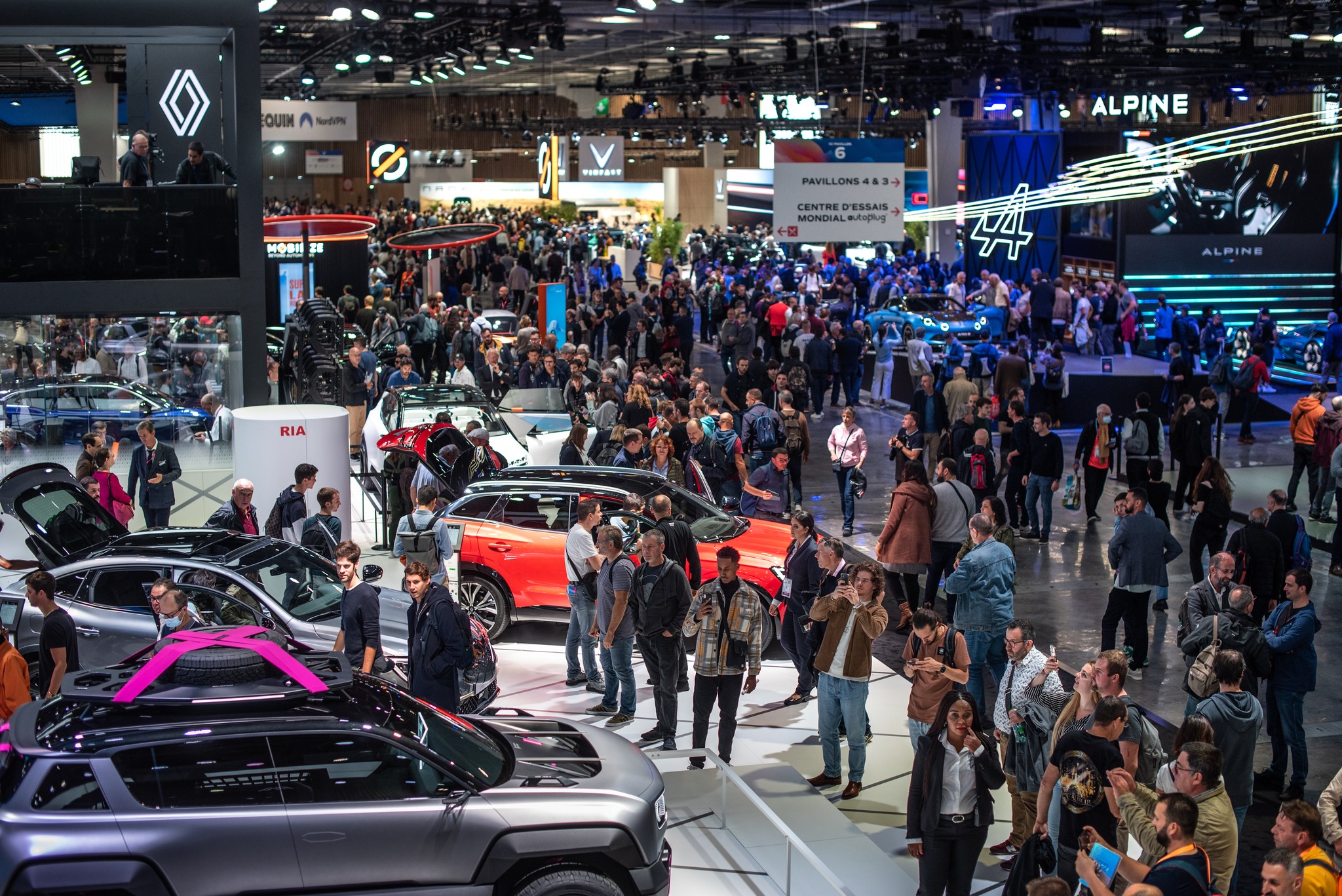 Journée au salon mondiale de l'automobile - Paris
