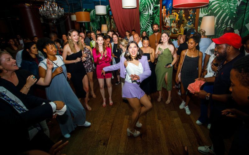 LATIN PARTY - SING-ALONG - GROUP DANCE - SOCIALISE - DJ