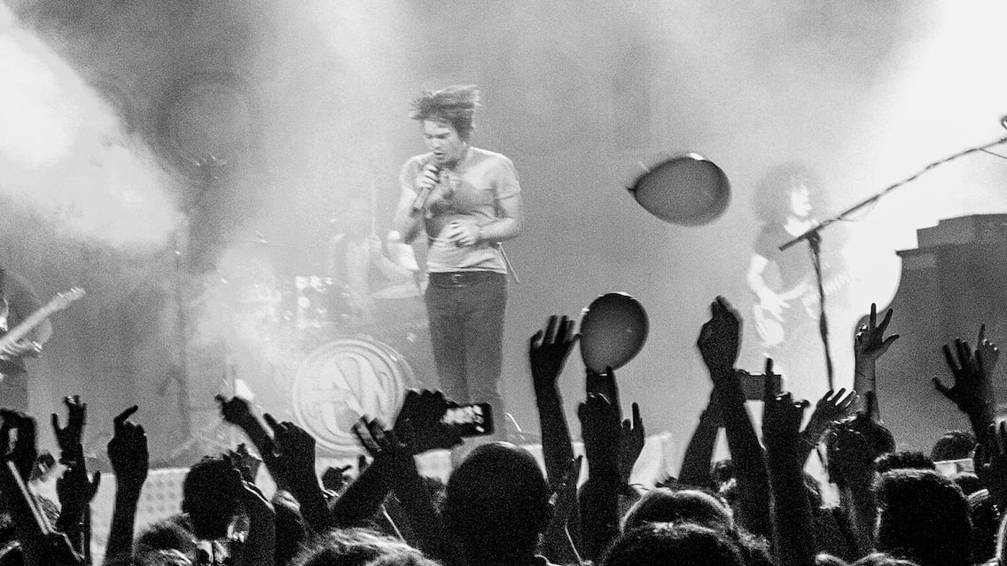 Night 2 - Underneath Experience Tour: Electric
