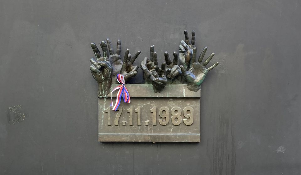 Diskusní večer s Jakubem Železným "Kdo nás vedl na Národní 17.11.1989?"