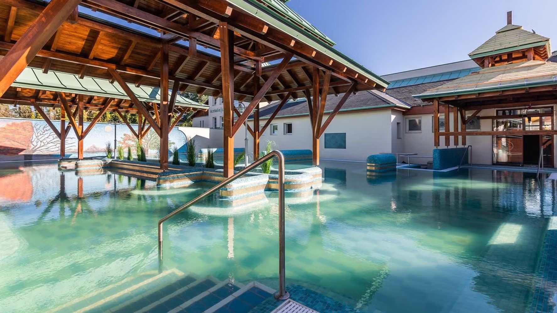 Nov.28/Dec.1-Dec.5 Hungarian Thermal Spa Escape & Christmas City Break