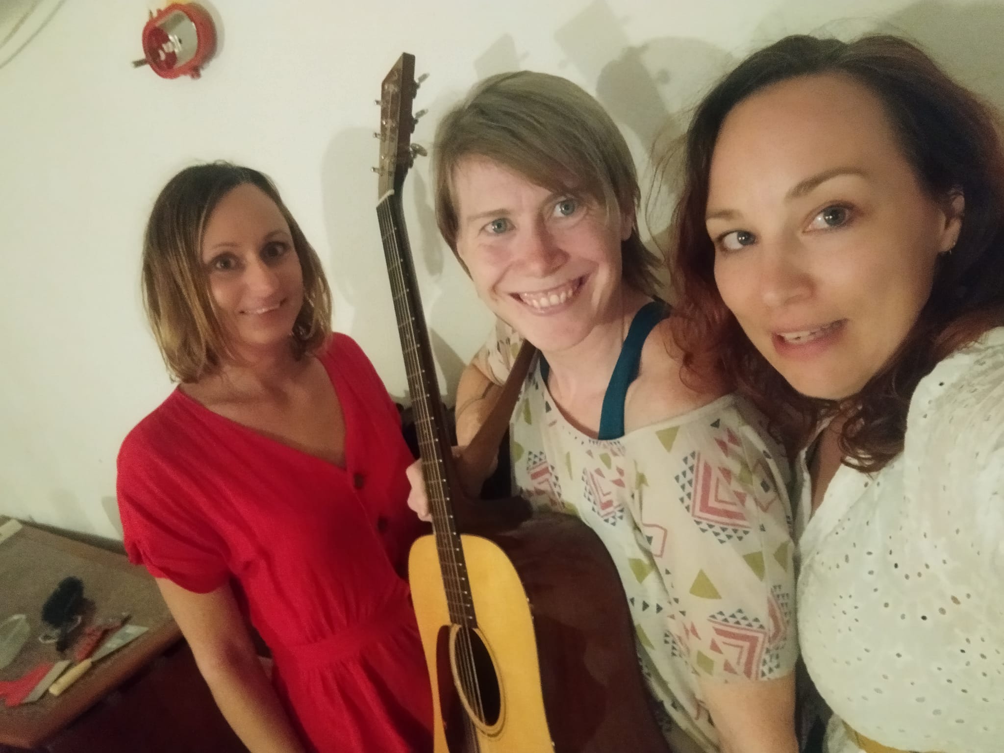 Cake & Ale ve Mlýně: female vocal harmony trio