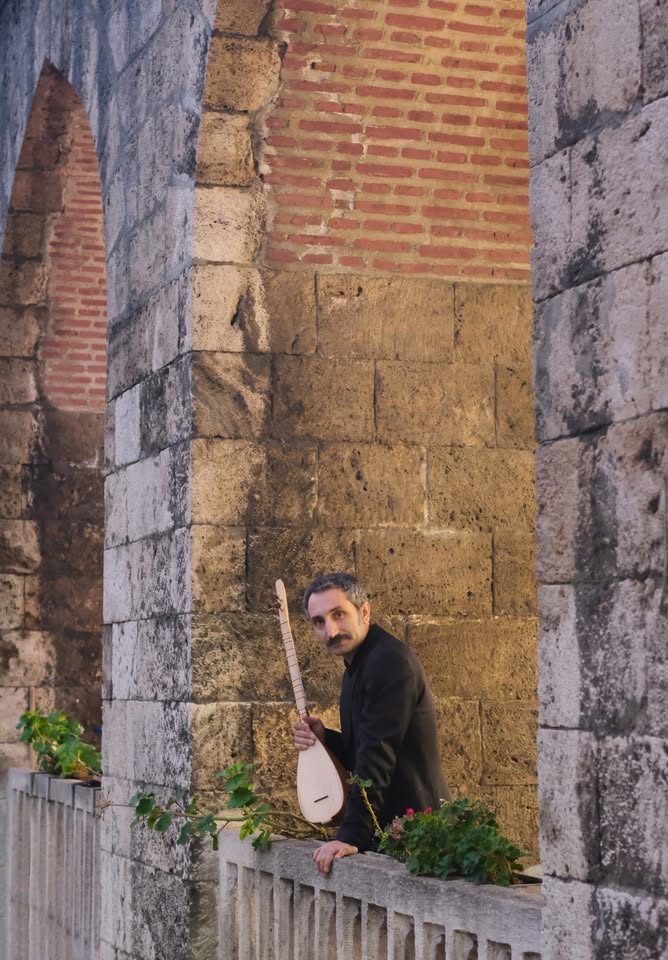Ali Doğan Gönültaş in Praha