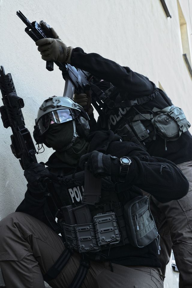 Cqb s dlouhýma