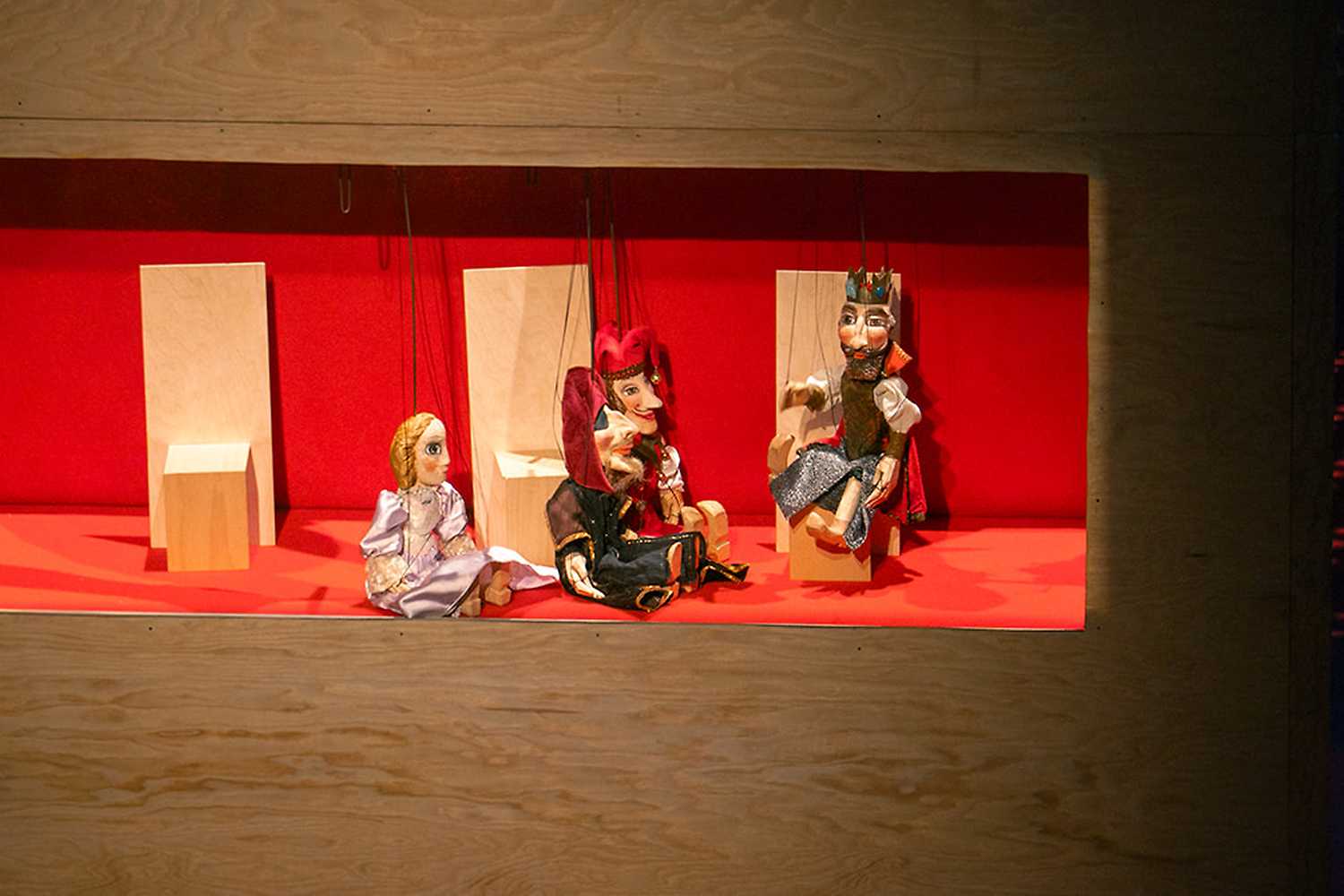 Debate for puppets: Do you already have someone?