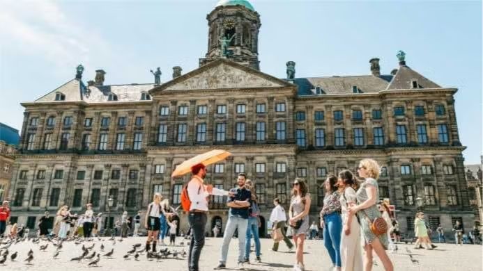 Friday after work Amsterdam citycentre guided walkingtour with local dutch