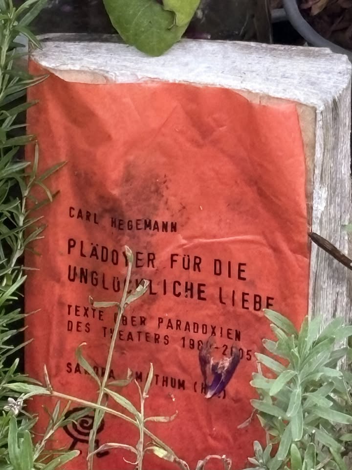Auferstehungen und Erweckungen - Ein Osterspaziergang über den Dorotheenstädtischen Friedhof