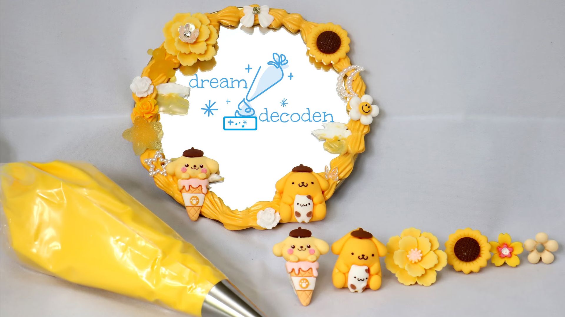Decoden art and crafts workshop. Make cute mirrors and photoframes phone cases